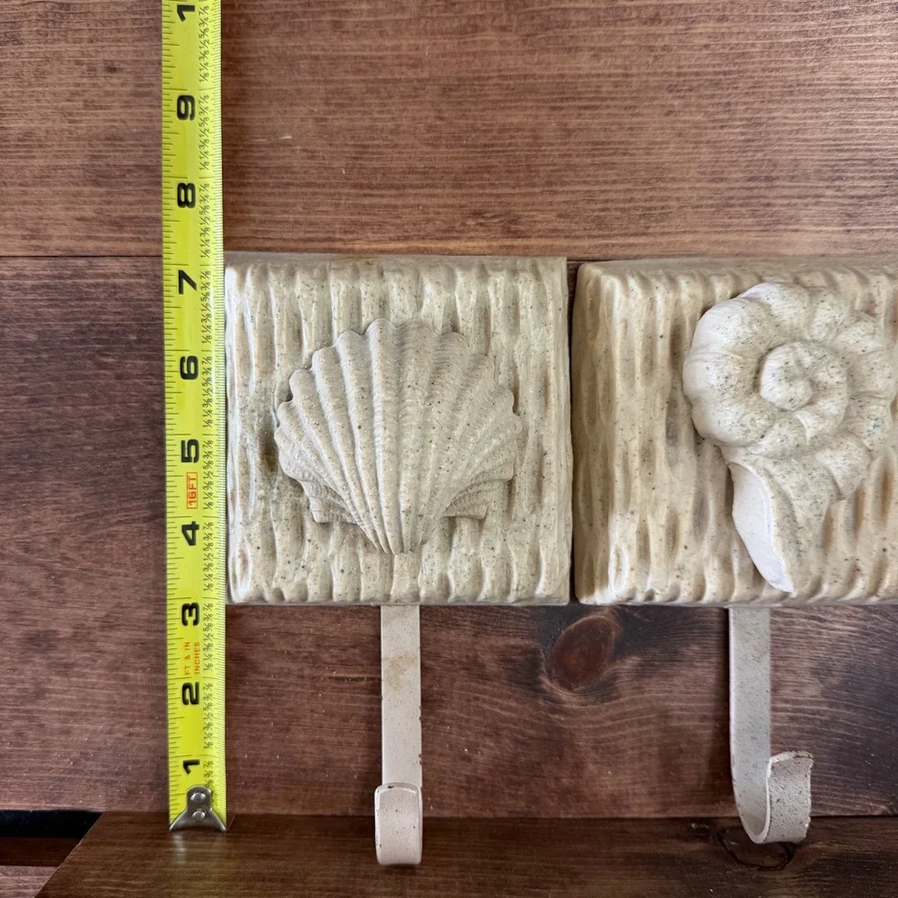 Coastal Seashell Wall Hooks Set of 3 Resin Starfish Conch Shell Towel Hanger VTG